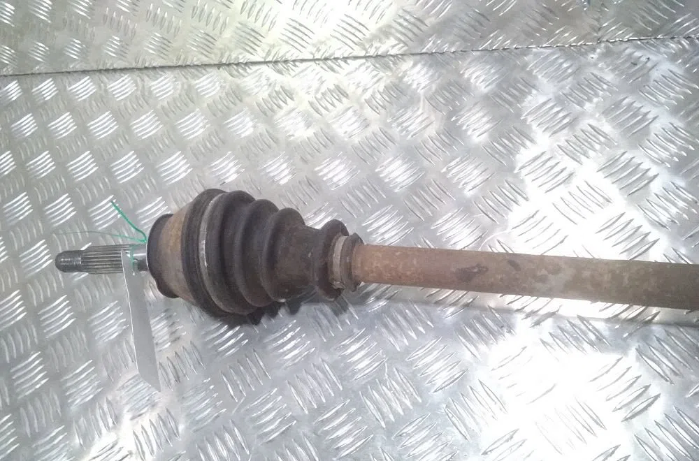 Transmission avant droite Renault TRAFIC Camionnette (T1, T3, T4, T2) 1.6 4x4 (1985-1986) occasion