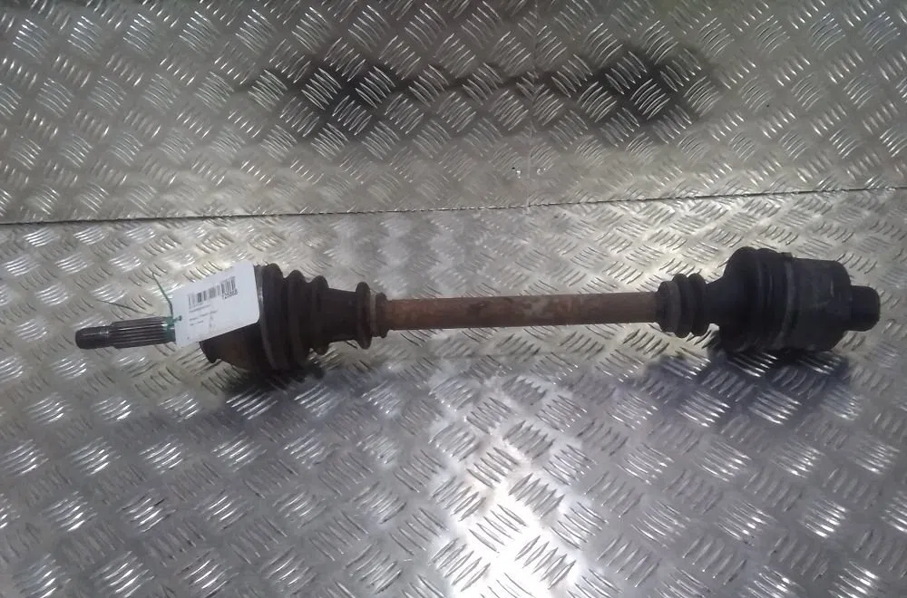 Transmission avant droite Renault TRAFIC Camionnette (T1, T3, T4, T2) 1.6 4x4 (1985-1986) occasion