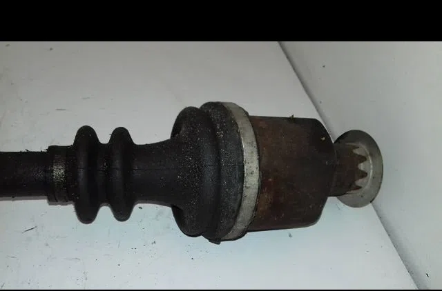 Transmission avant droite Renault TWINGO II (CN0_) 1.2 (cn0d) (2007-2014) 3 portes occasion
