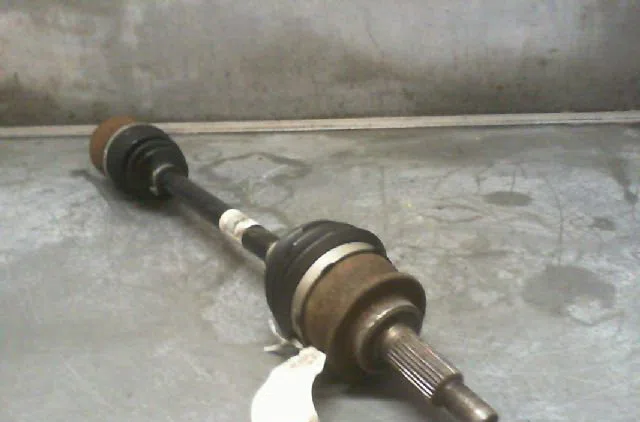 Transmission avant droite Suzuki SWIFT III (MZ, EZ) 1.3 ddis (rs 413d) (2005) occasion