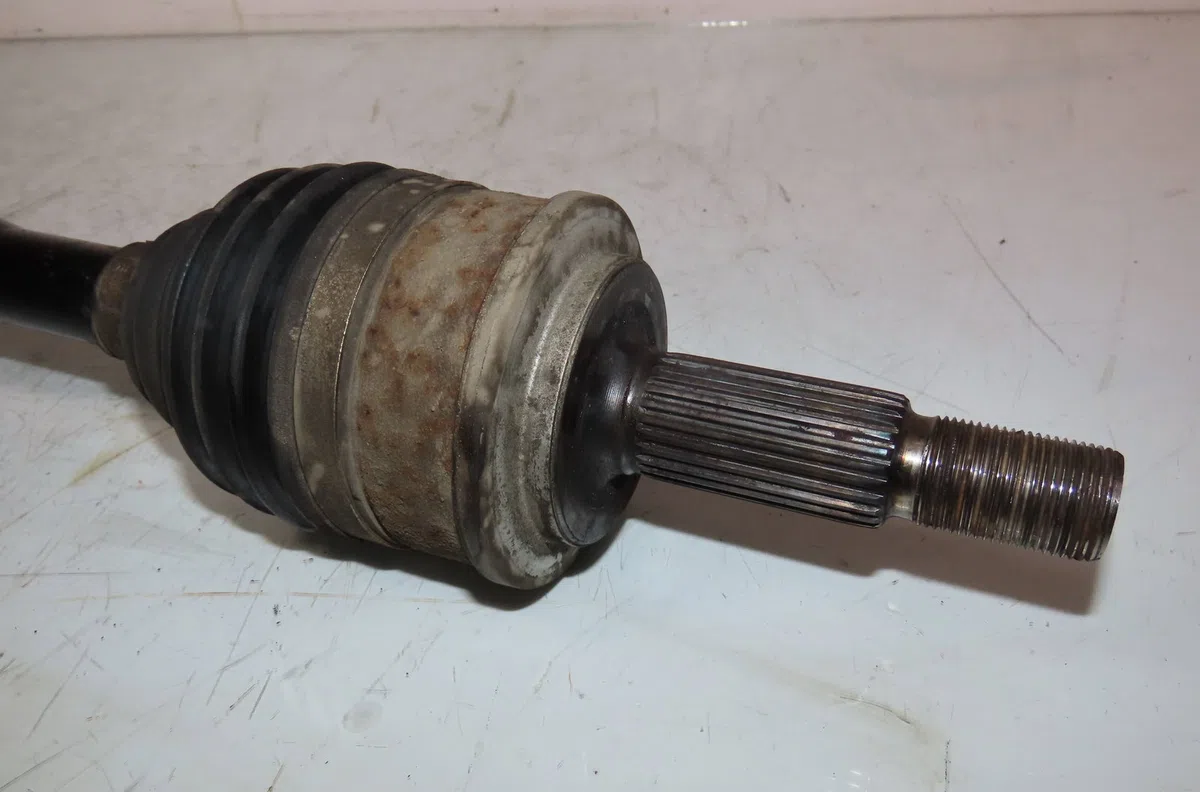 Transmission avant droite Toyota AURIS Break (_E18_) 1.8 hybrid (zwe186_) (2013-2018) occasion