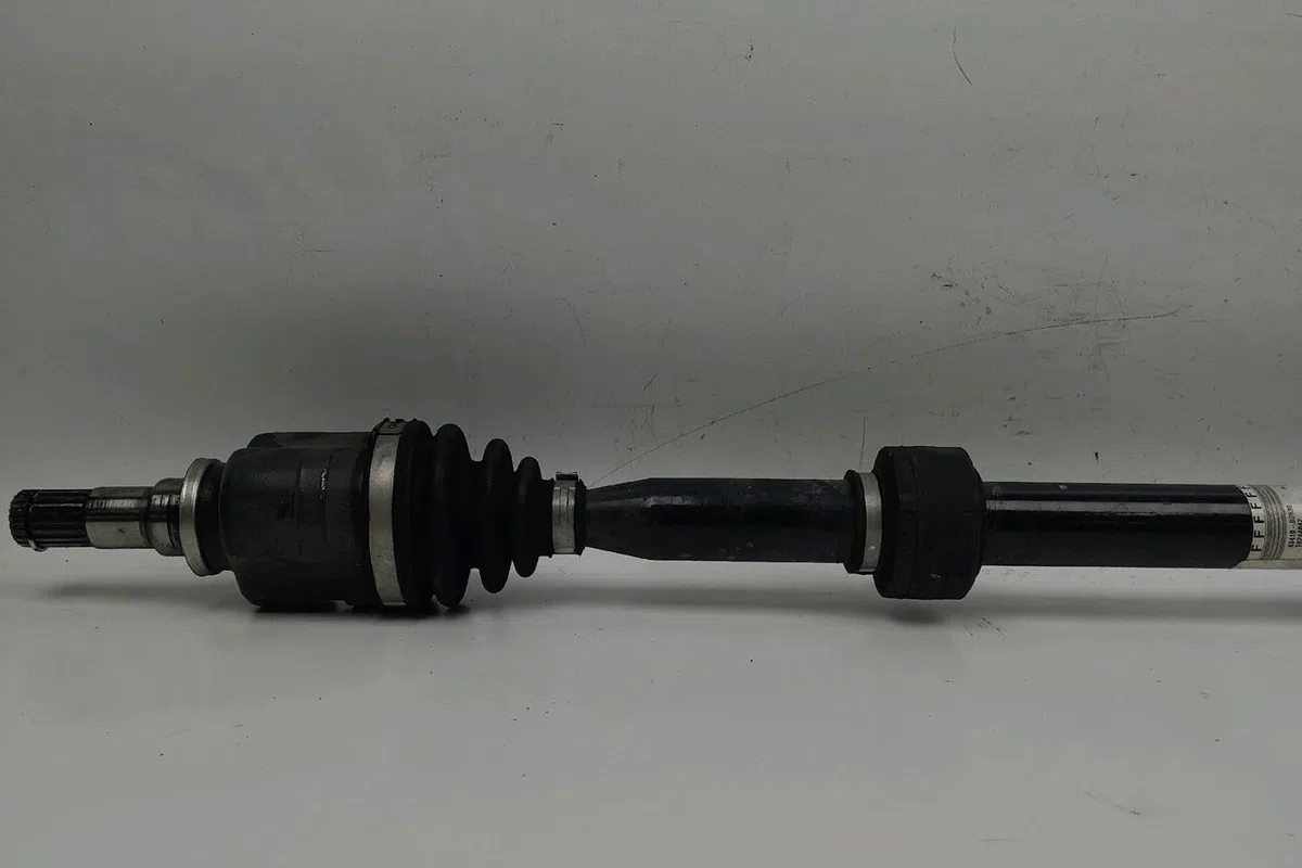 Transmission avant droite Toyota AURIS (_E18_) 1.2 (nre185_) (2015-2018) occasion
