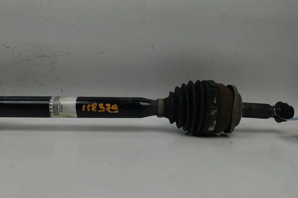 Transmission avant droite Toyota AURIS (_E18_) 1.2 (nre185_) (2015-2018) occasion