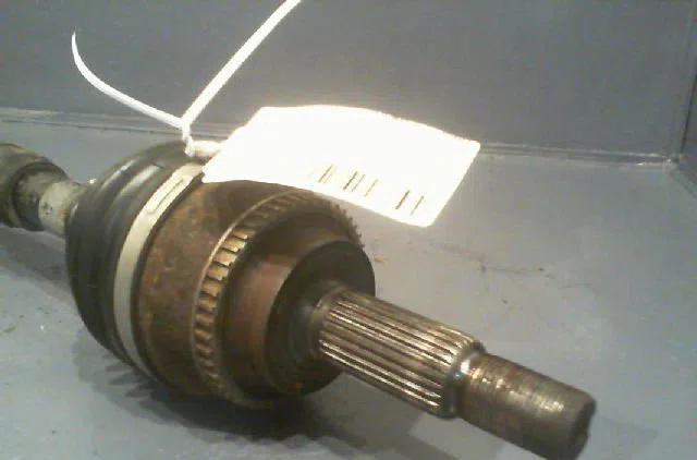 Transmission avant droite TOYOTA COROLLA 2004 occasion