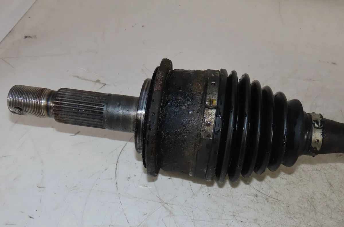 Transmission avant droite Toyota LAND CRUISER 90 (_J9_) 3.0 d-4d 4wd (kdj90_, kdj95_) (2000-2002) occasion