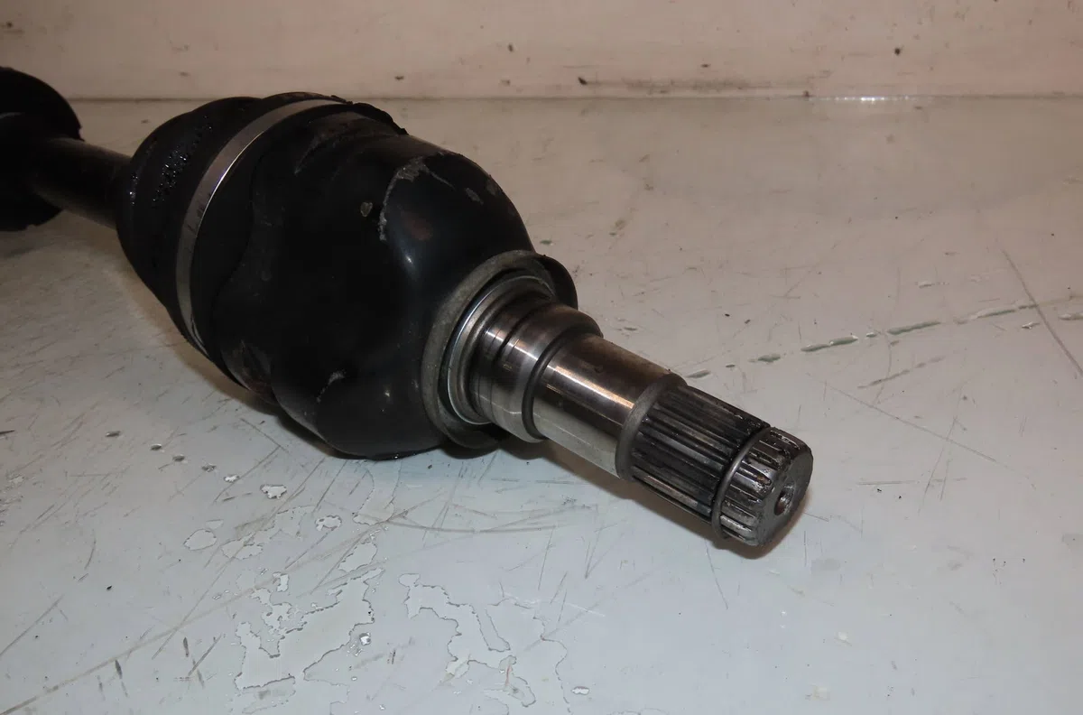 Transmission avant droite TOYOTA YARIS 2014 occasion