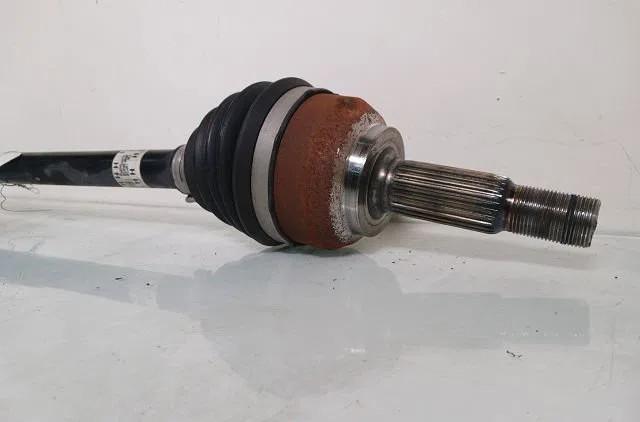 Transmission avant droite TOYOTA YARIS HYBRID 116H - BV E 2021 occasion