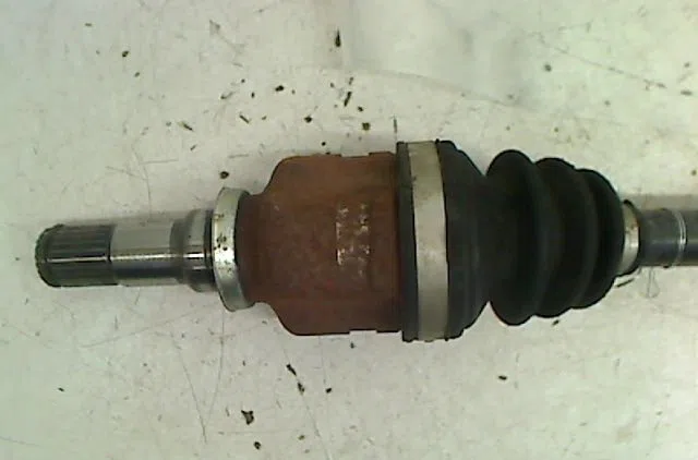 Transmission avant droite Toyota YARIS (_P13_) 1.3 (nsp130_) (2011) occasion
