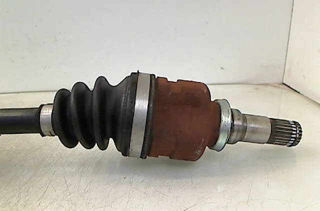 Transmission avant droite Toyota YARIS (_P13_) 1.3 (nsp130_) (2011) occasion