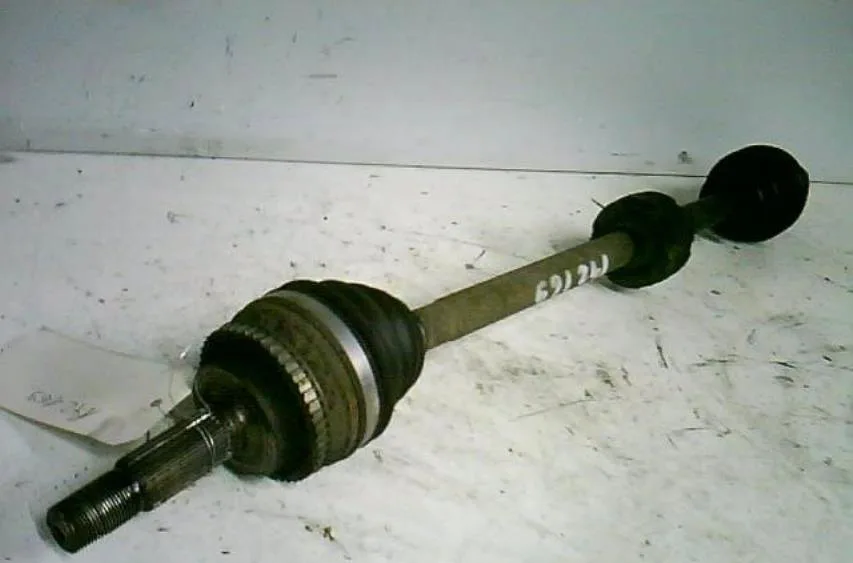 Transmission avant droite Toyota YARIS VERSO (_P2_) 1.4 d-4d (nlp20_, nlp22_) (2000-2005) occasion