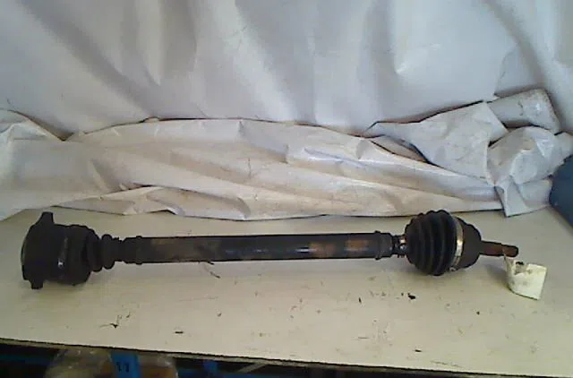 Transmission avant droite VOLKSWAGEN GOLF 1996 occasion