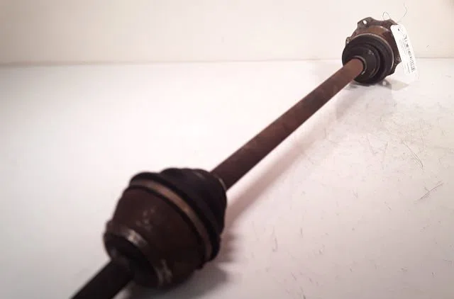 Transmission avant droite Volkswagen GOLF III Cabriolet (1E7) 2.0 (1993-1998) occasion