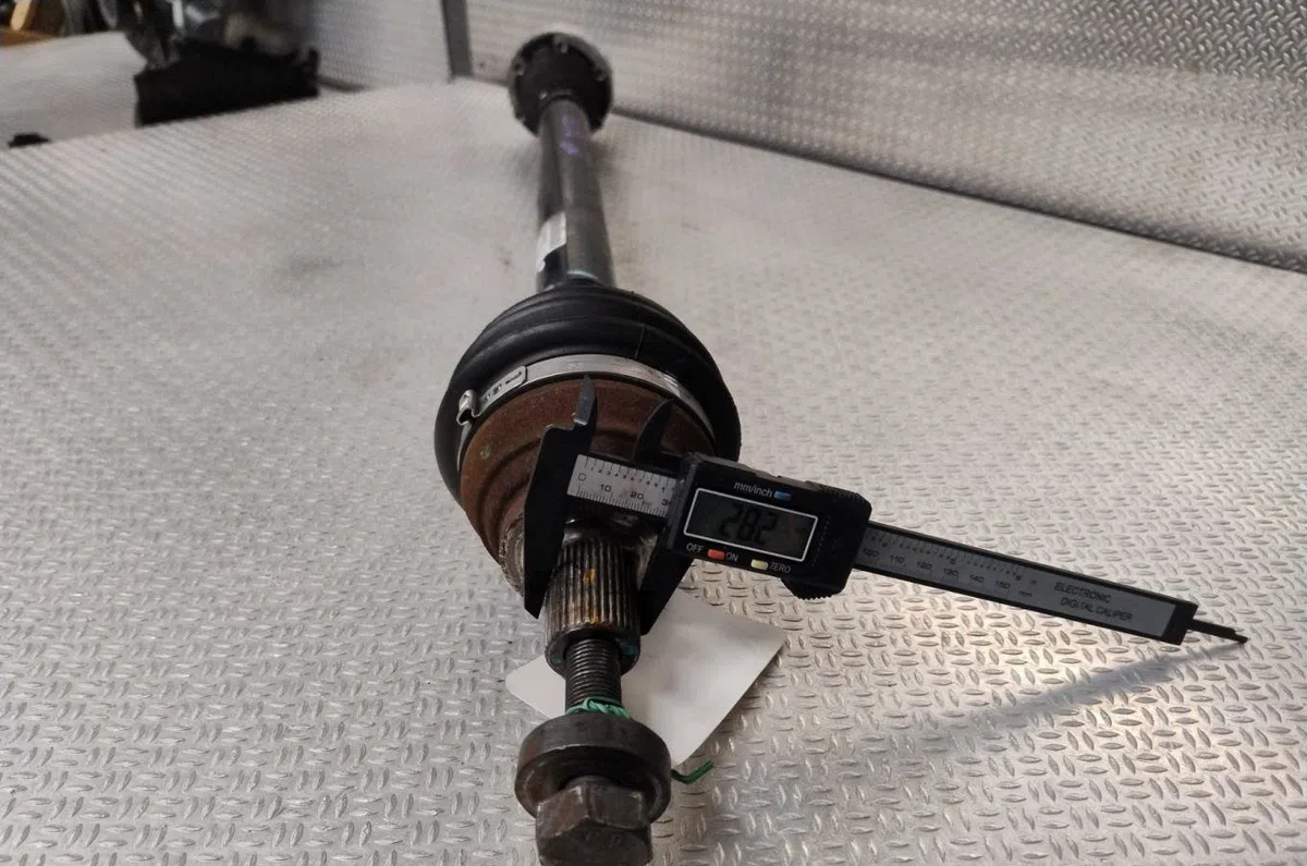 Transmission avant droite Volkswagen JETTA III (1K2) 1.6 (2004-2010) occasion