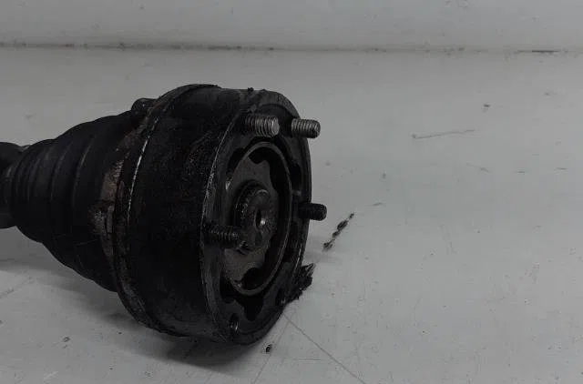 Transmission avant droite Volkswagen PASSAT B6 (3C2) 1.9 tdi (2005-2010) 4 portes occasion
