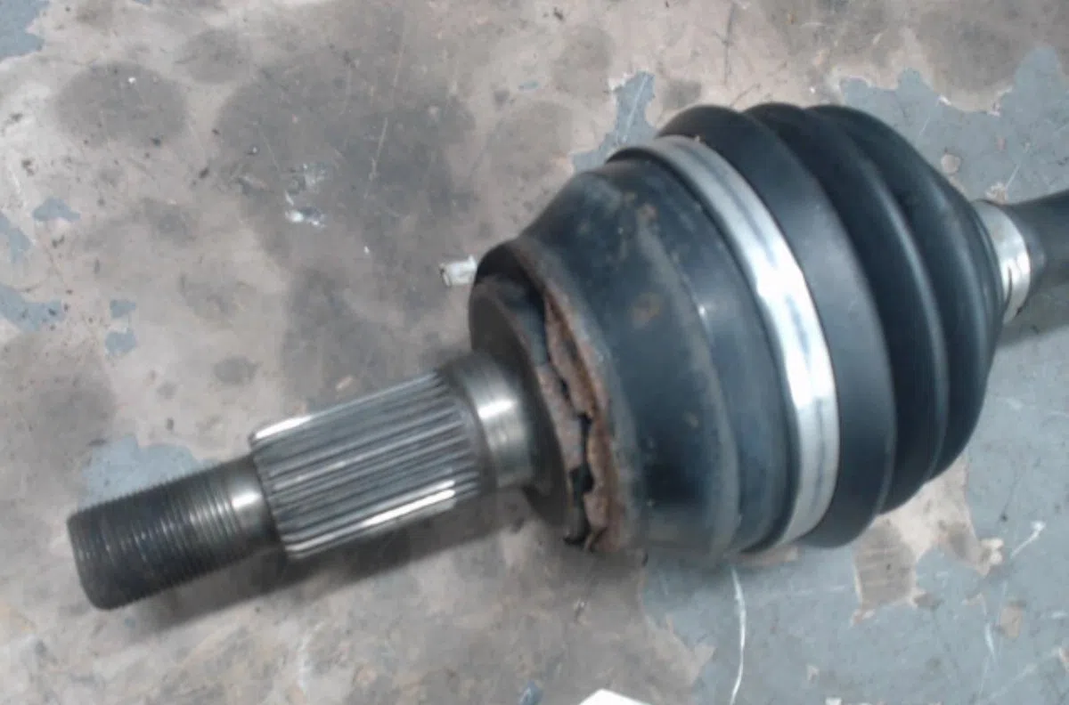 Transmission avant droite Volkswagen TOUAREG (7LA, 7L6, 7L7) 3.0 v6 tdi (2004-2010) occasion