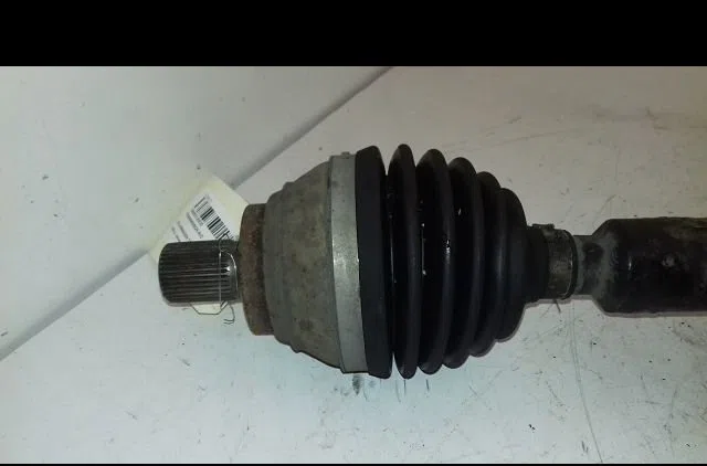 Transmission avant droite Volkswagen TOURAN (1T3) 1.6 tdi (2010-2015) 5 portes occasion