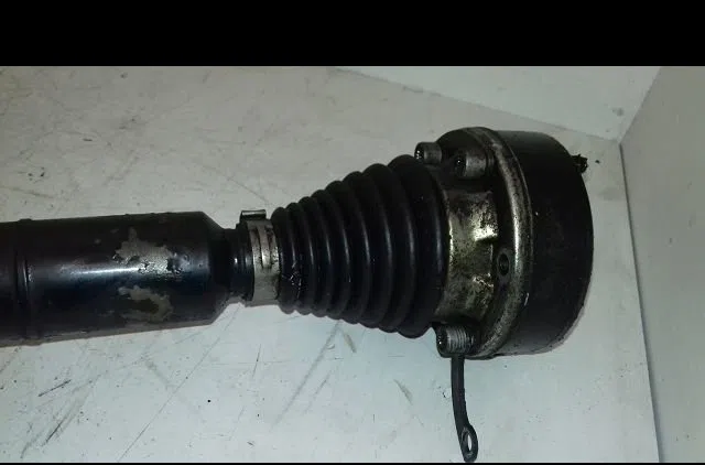 Transmission avant droite Volkswagen TOURAN (1T3) 1.6 tdi (2010-2015) 5 portes occasion