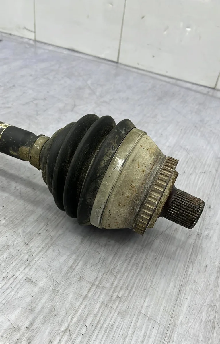 Transmission avant gauche AUDI A4 2 AVANT PHASE 2 BREAK occasion