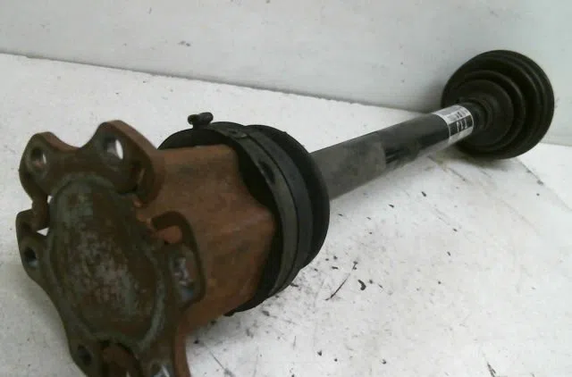 Transmission avant gauche AUDI A6 ALLROAD QUATTRO 2.7 V AVUS occasion