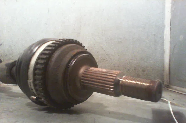 Transmission avant gauche CHRYSLER PT CRUISER Phase 1 09-2000--12-2005 occasion