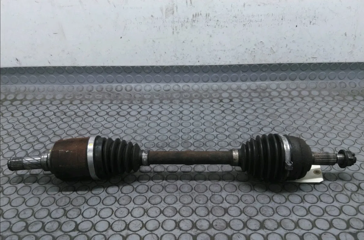 Transmission avant gauche Dacia DUSTER (HS_) 1.5 dci 4x4 (hsmc, hsmd) (2010-2018) 5 portes occasion