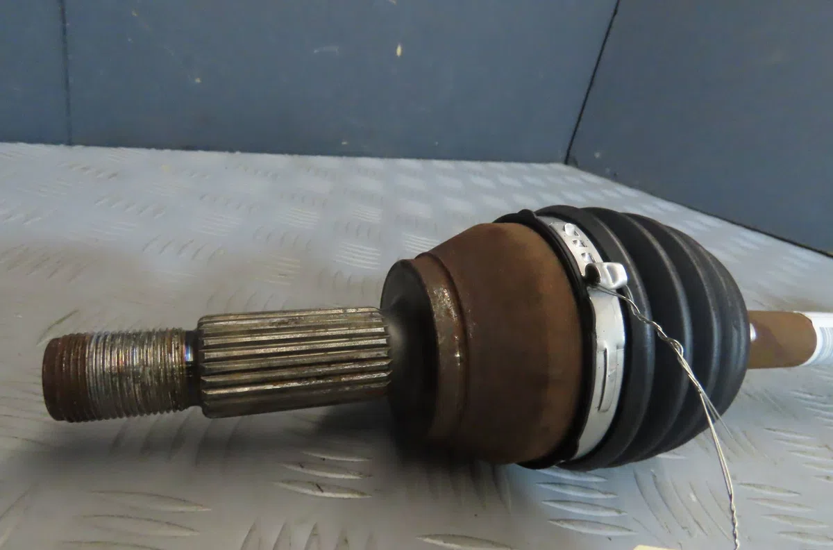 Transmission avant gauche FORD FIESTA 2012 occasion