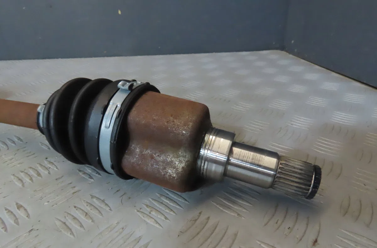 Transmission avant gauche FORD FIESTA 2012 occasion