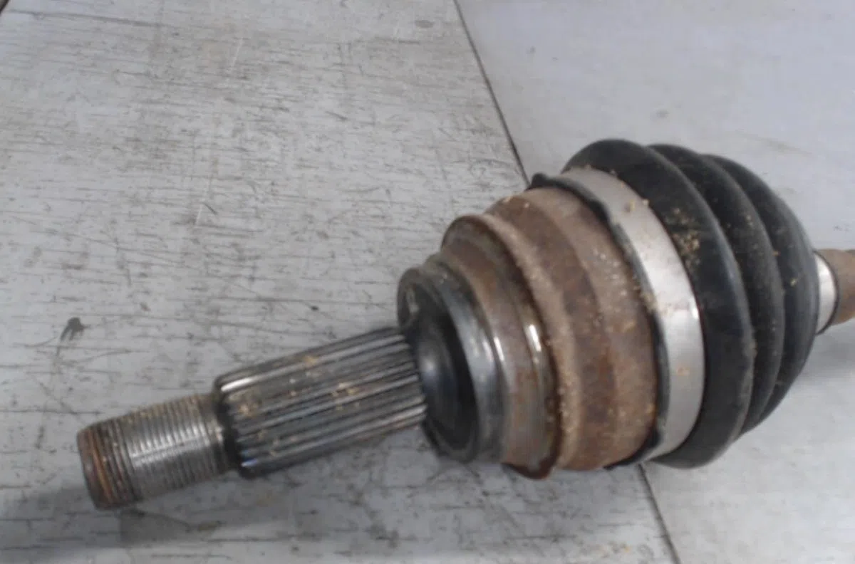 Transmission avant gauche Ford FIESTA VII Van 1.1 ti-vct (2019) occasion
