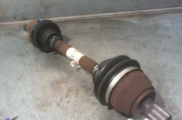 Transmission avant gauche FORD FOCUS 2004 occasion