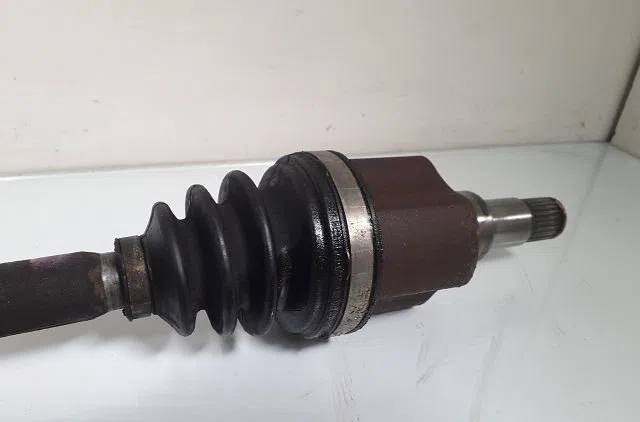 Transmission avant gauche FORD FUSION 1.6 TDCI 2008 occasion