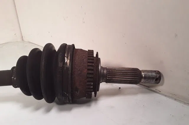 Transmission avant gauche Hyundai ACCENT II (LC) 1.3 (2000-2005) occasion