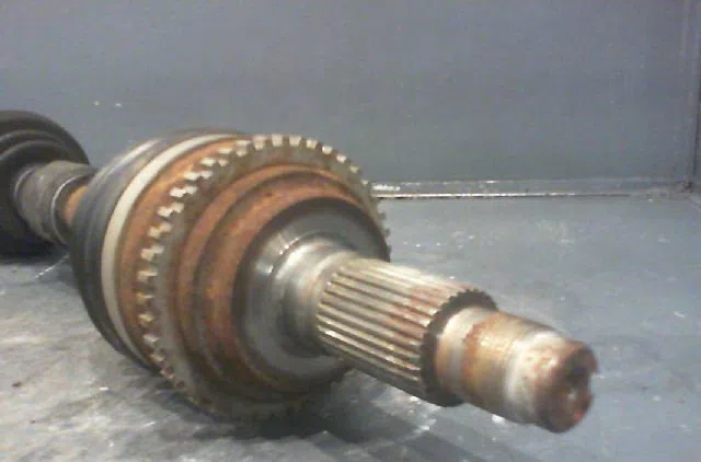 Transmission avant gauche Mazda 6 Hatchback (GG) 2.0 di (gg14) (2002-2007) occasion