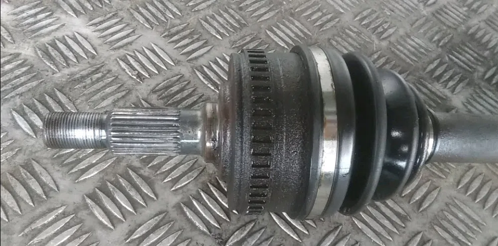 Transmission avant gauche Mercedes-benz VITO Camionnette (W638) 110 d 2.3 (638.074, 638.078) (1997-2003) occasion