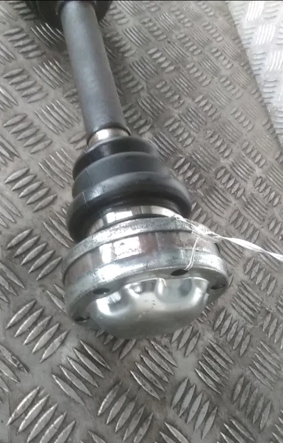Transmission avant gauche Mercedes-benz VITO Camionnette (W638) 110 d 2.3 (638.074, 638.078) (1997-2003) occasion