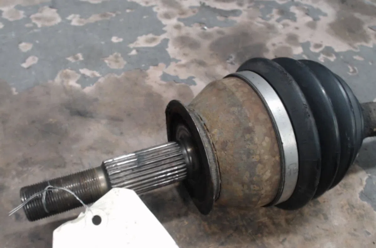 Transmission avant gauche Nissan NP300 NAVARA (D40) 2.5 dci 4wd (d40tt, d40t, d40m, d40bb) (2009) occasion