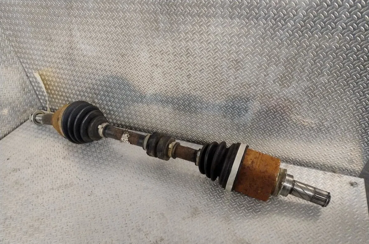 Transmission avant gauche Nissan PULSAR 3-5 portes (C13) 1.5 dci (2014) occasion