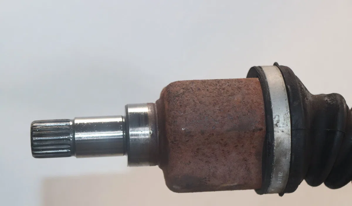 Transmission avant gauche Peugeot 208 I (CA_, CC_) 1.2 vti 82 (2012) occasion