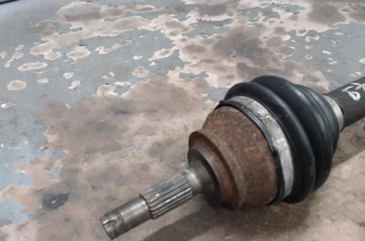 Transmission avant gauche Peugeot 208 I (CA_, CC_) 1.6 hdi (2012) occasion