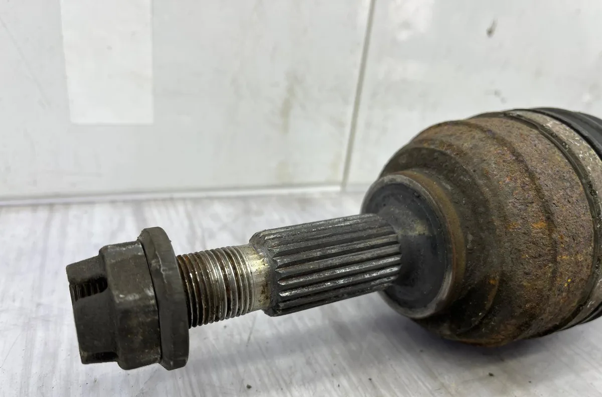 Transmission avant gauche RENAULT CLIO 3 PHASE 1 BREAK occasion