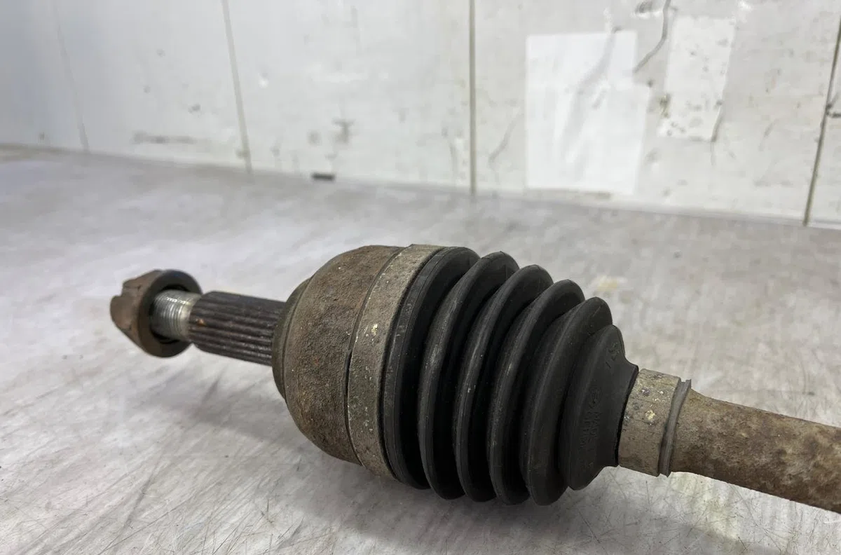 Transmission avant gauche RENAULT CLIO 3 PHASE 1 occasion