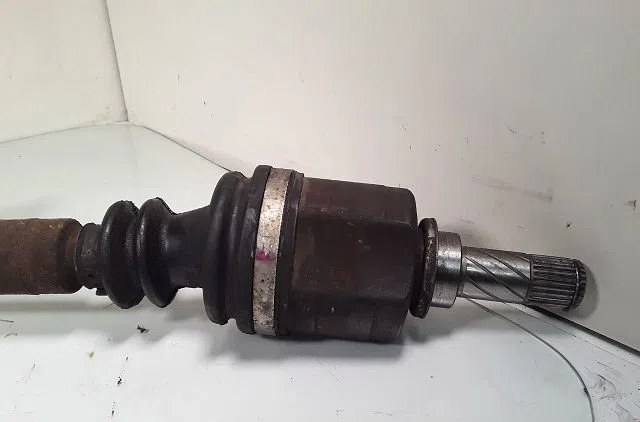 Transmission avant gauche Renault CLIO III (BR0-1, CR0-1) 2.0 16v sport (cr0n, cr1p) (2006-2012) occasion