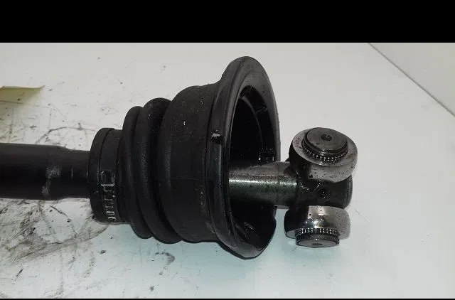 Transmission avant gauche Renault MASTER II Camionnette (FD) 2.5 dci 120 (2001) occasion