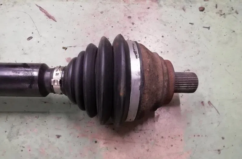 Transmission avant gauche SKODA OCTAVIA 2 PHASE 1 occasion