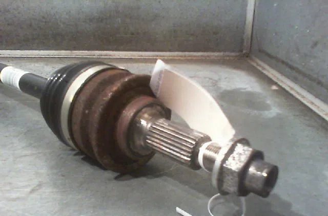 Transmission avant gauche Suzuki SWIFT III (MZ, EZ) 1.3 (rs 413) (2005) occasion