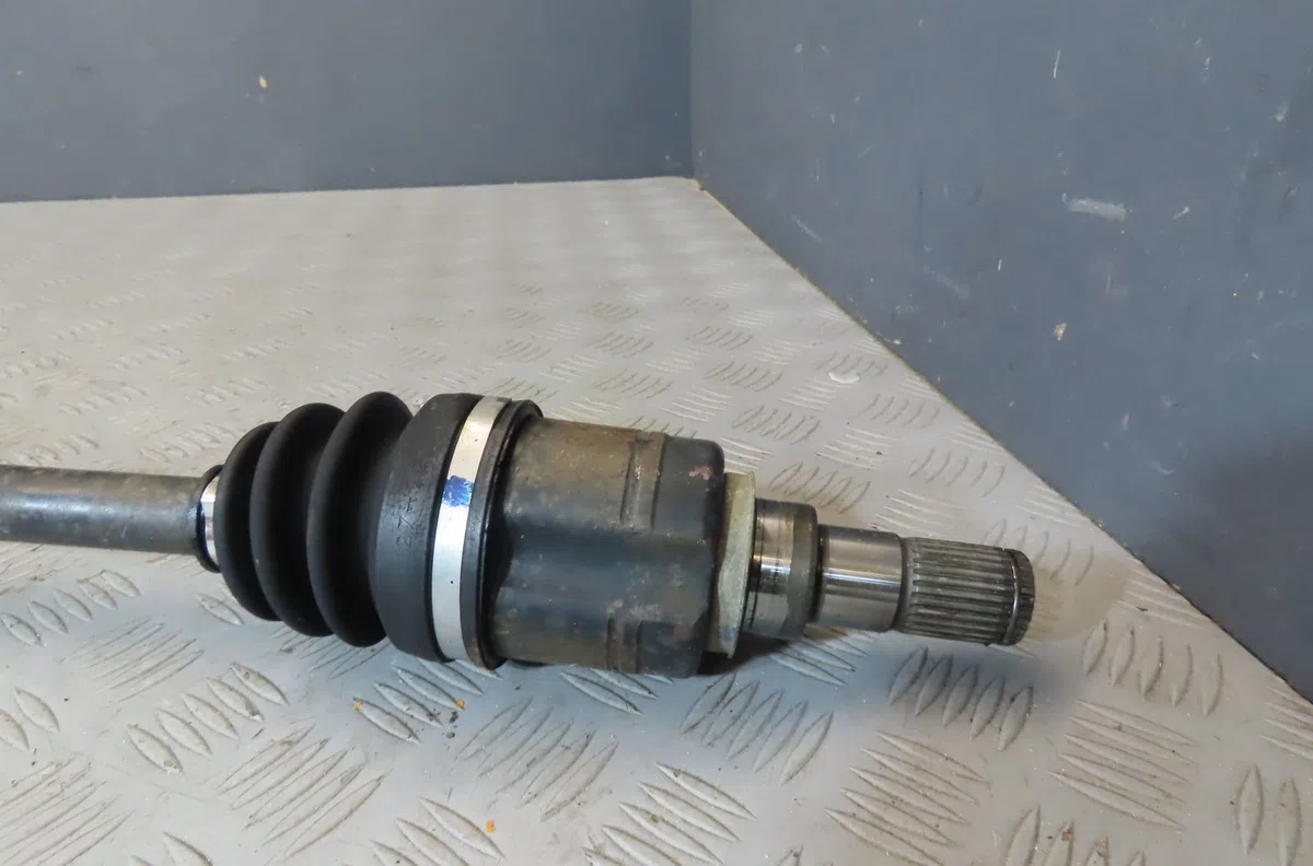 Transmission avant gauche SUZUKI SWIFT occasion