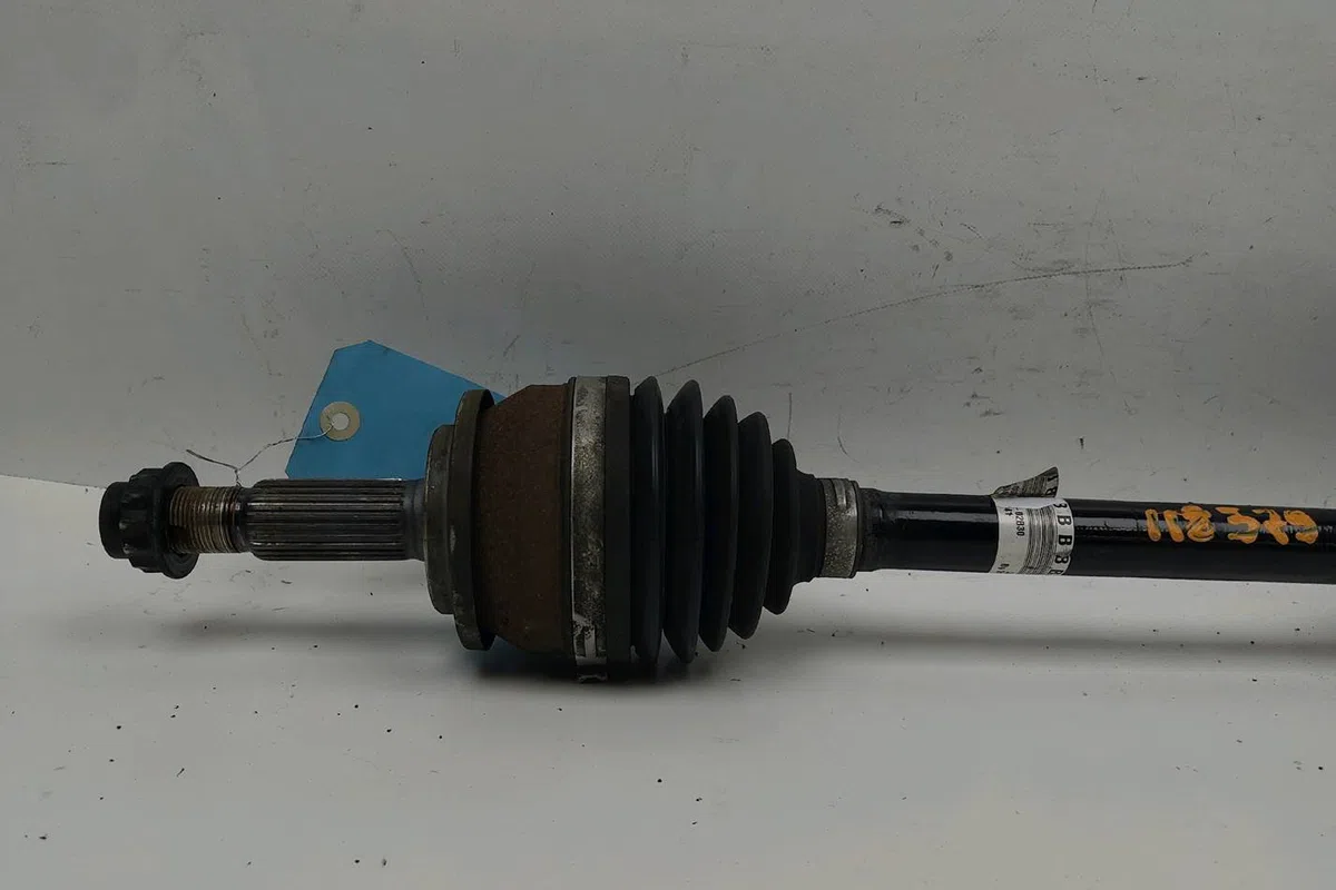 Transmission avant gauche Toyota AURIS (_E18_) 1.2 (nre185_) (2015-2018) occasion
