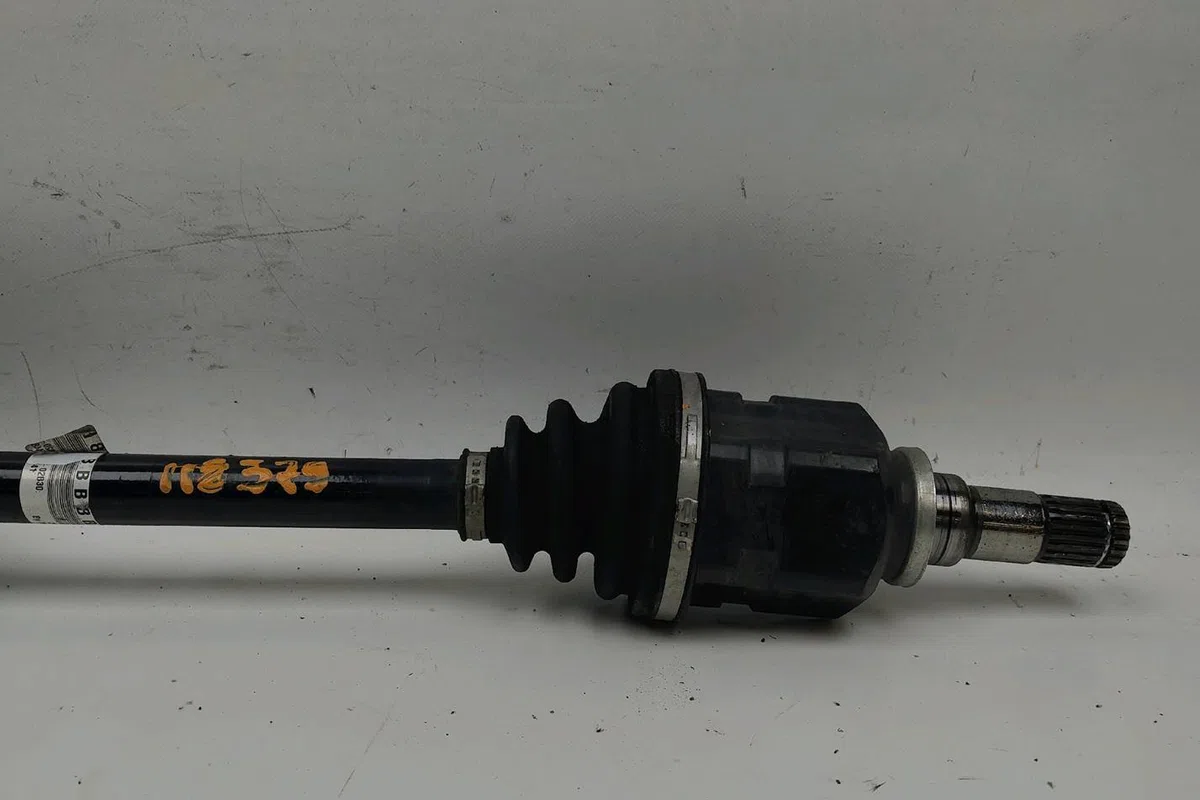 Transmission avant gauche Toyota AURIS (_E18_) 1.2 (nre185_) (2015-2018) occasion