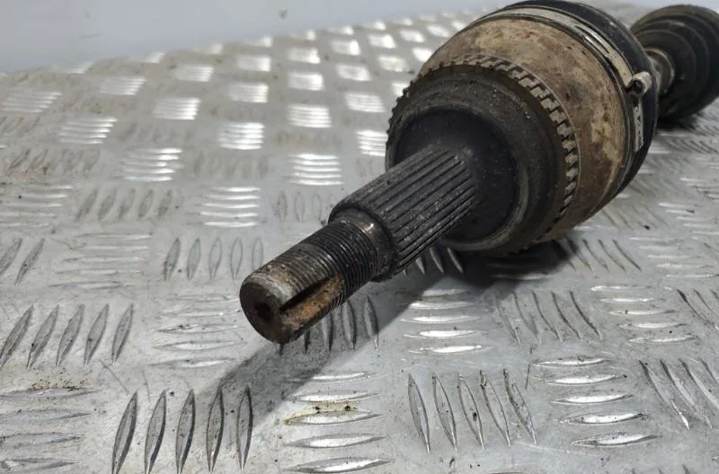 Transmission avant gauche TOYOTA COROLLA VERSO 2 PHASE 1 occasion