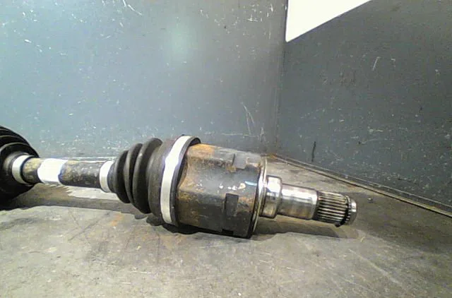Transmission avant gauche Toyota HILUX VII Pick-up (_N1_, _N2_, _N3_) 2.5 d-4d 4wd (kun25_) (2006-2015) occasion
