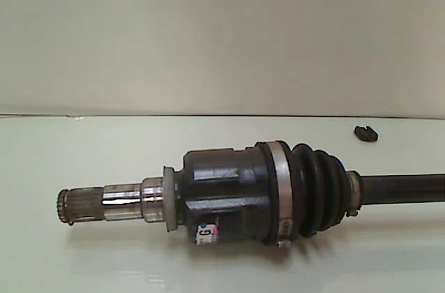 Transmission avant gauche TOYOTA YARIS 2005 occasion